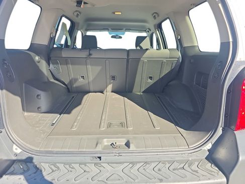 Used 2013 Nissan Xterra S image 19