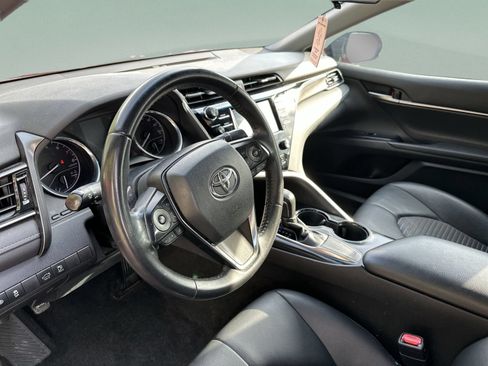 Used 2019 Toyota Camry SE FWD image 24