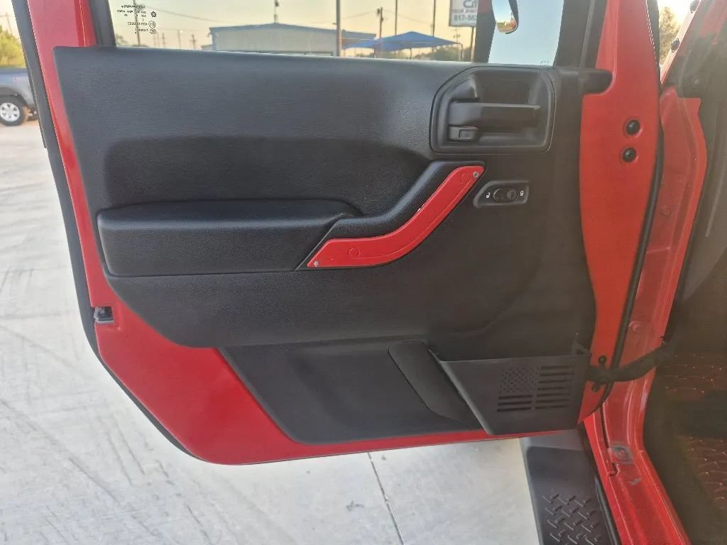 Used 2015 Jeep Wrangler Unlimited Sport w/ Quick Order Package 24S AWD/4WD image 11