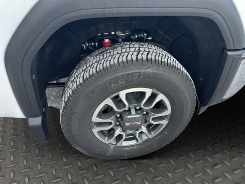 New 2026 GMC Sierra 2500 SLT w/ SLT Convenience Package image 38