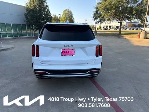 Used 2023 Kia Sorento SX AWD/4WD image 10