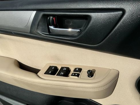 Used 2015 Subaru Outback 2.5i Premium image 11