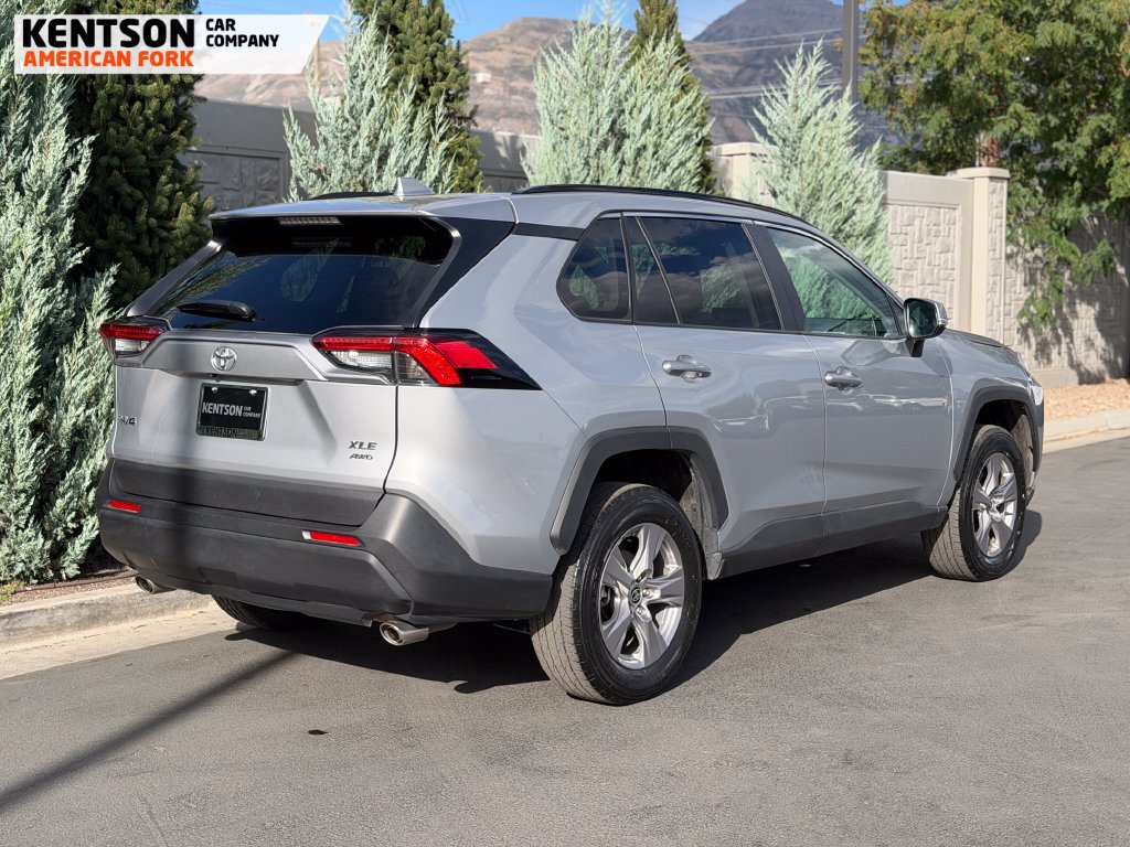 Used 2025 Toyota RAV4 XLE AWD/4WD image 8