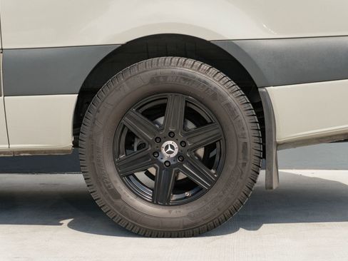 Used 2021 Mercedes-Benz Sprinter 2500 image 23