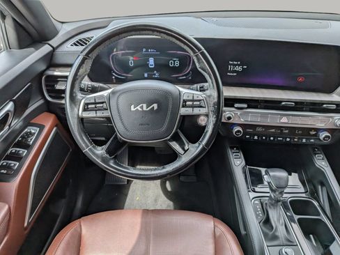 Certified 2023 Kia Telluride EX w/ EX Captain's Chair Package FWD image 19