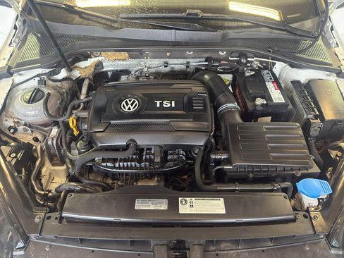 Used 2017 Volkswagen Golf Wolfsburg Edition image 29