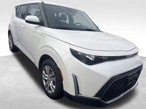 Certified 2023 Kia Soul LX image 9