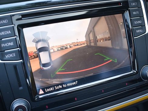 Used 2016 Volkswagen Beetle 1.8T Dune image 20