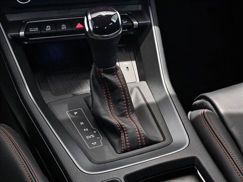 Certified 2025 Audi Q3 2.0T Premium Plus w/ Premium Plus Package AWD/4WD image 21