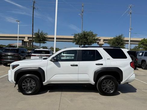 Used 2026 Toyota 4Runner SR5 AWD/4WD image 6