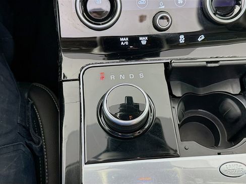 Used 2019 Land Rover Range Rover Velar S AWD/4WD image 17