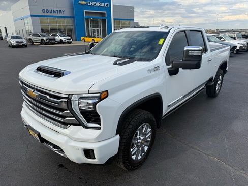 Used 2024 Chevrolet Silverado 2500 High Country w/ High Country Premium Package image 9