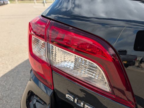 Used 2018 Subaru Outback 2.5i Touring AWD/4WD image 17