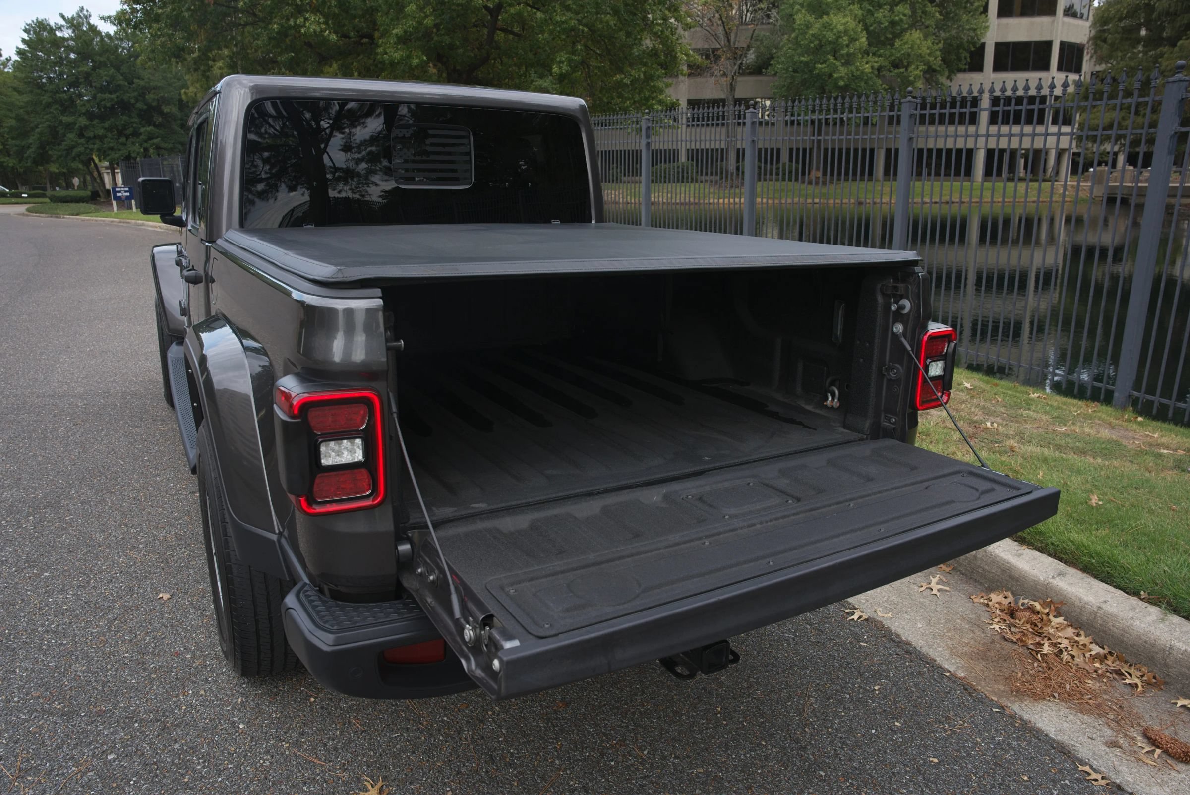 Used 2021 Jeep Gladiator Overland w/ Popular Equipment Package AWD/4WD image 14