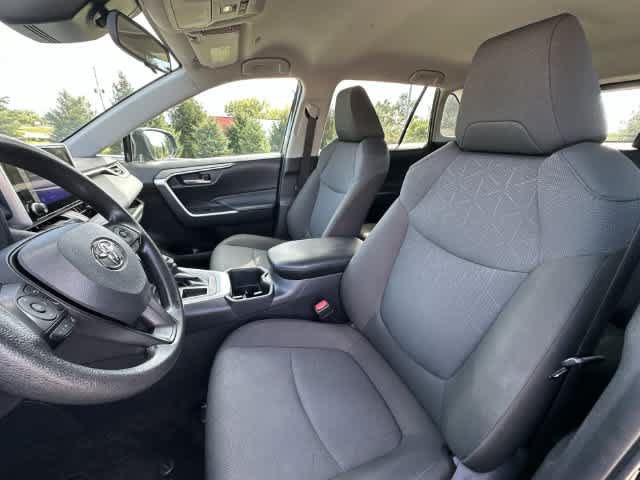 Used 2025 Toyota RAV4 XLE FWD image 15