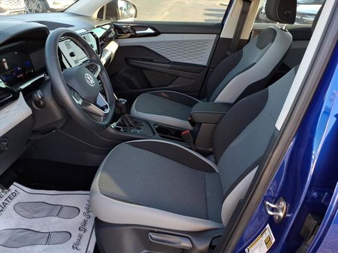 Used 2023 Volkswagen Taos S image 10