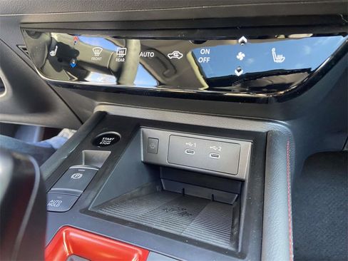 New 2026 Nissan Kicks SR image 17