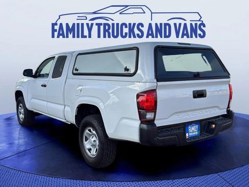 Used 2022 Toyota Tacoma SR image 2