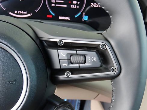 New 2025 Porsche Taycan image 40