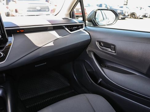 Certified 2022 Toyota Corolla LE FWD image 5