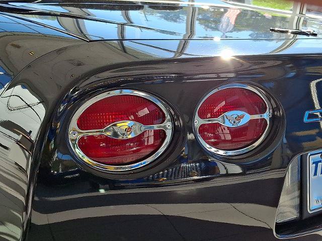 Used 2001 Chevrolet Corvette Convertible w/ Preferred Equipment Group2 RWD image 10