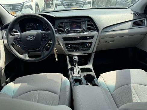 Used 2015 Hyundai Sonata SE w/ Option Group 09 FWD image 11