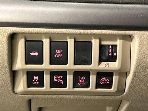 Used 2017 Subaru Legacy 2.5i Limited AWD/4WD image 21