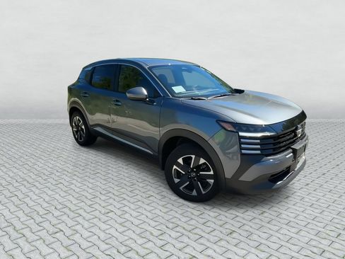 Certified 2025 Nissan Kicks SV AWD/4WD image 2