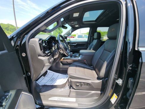 Used 2024 Chevrolet Silverado 1500 High Country w/ High Country Premium Package AWD/4WD image 36