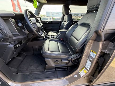 Used 2025 Ford Bronco Badlands AWD/4WD image 11