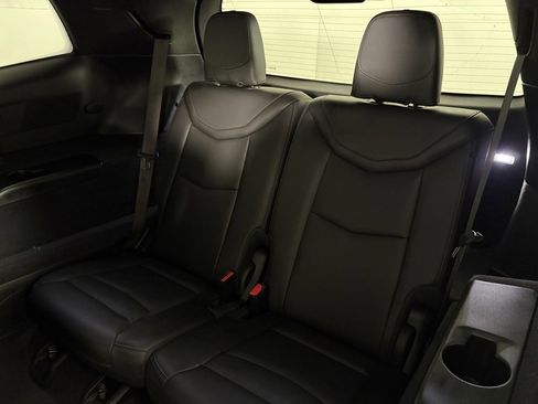 Used 2025 Cadillac XT6 Premium Luxury image 38