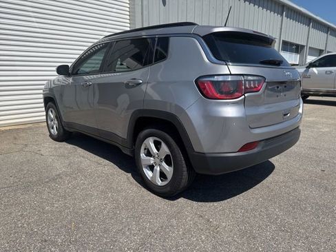 Used 2020 Jeep Compass Latitude FWD image 9