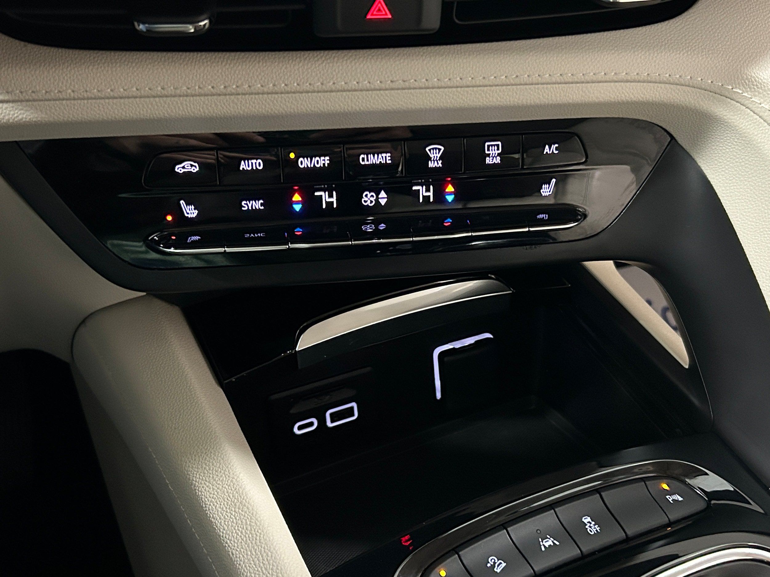 Used 2022 Buick Envision Essence w/ Technology Package I AWD/4WD image 10