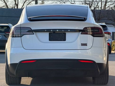 Used 2023 Tesla Model X Plaid image 8