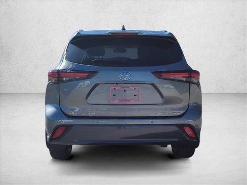 New 2026 Toyota Highlander Limited image 6