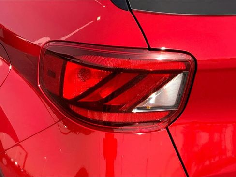 Used 2025 Hyundai Venue SEL image 27