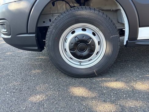 New 2025 Ford Transit 250 148 Medium Roof w/ Load Area Protection Package image 28