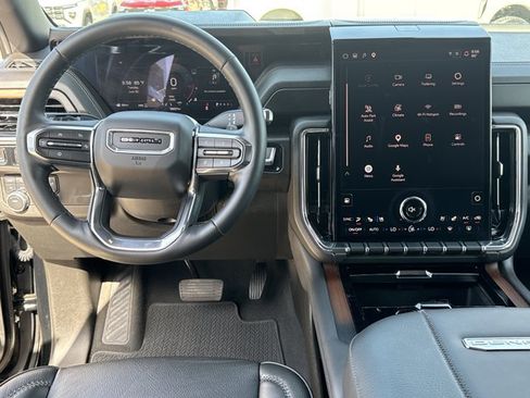 Used 2025 GMC Yukon Denali AWD/4WD image 8