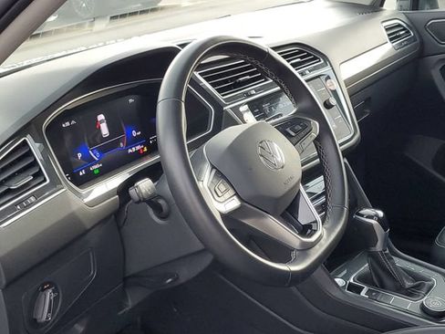 Used 2024 Volkswagen Tiguan SE AWD/4WD image 7