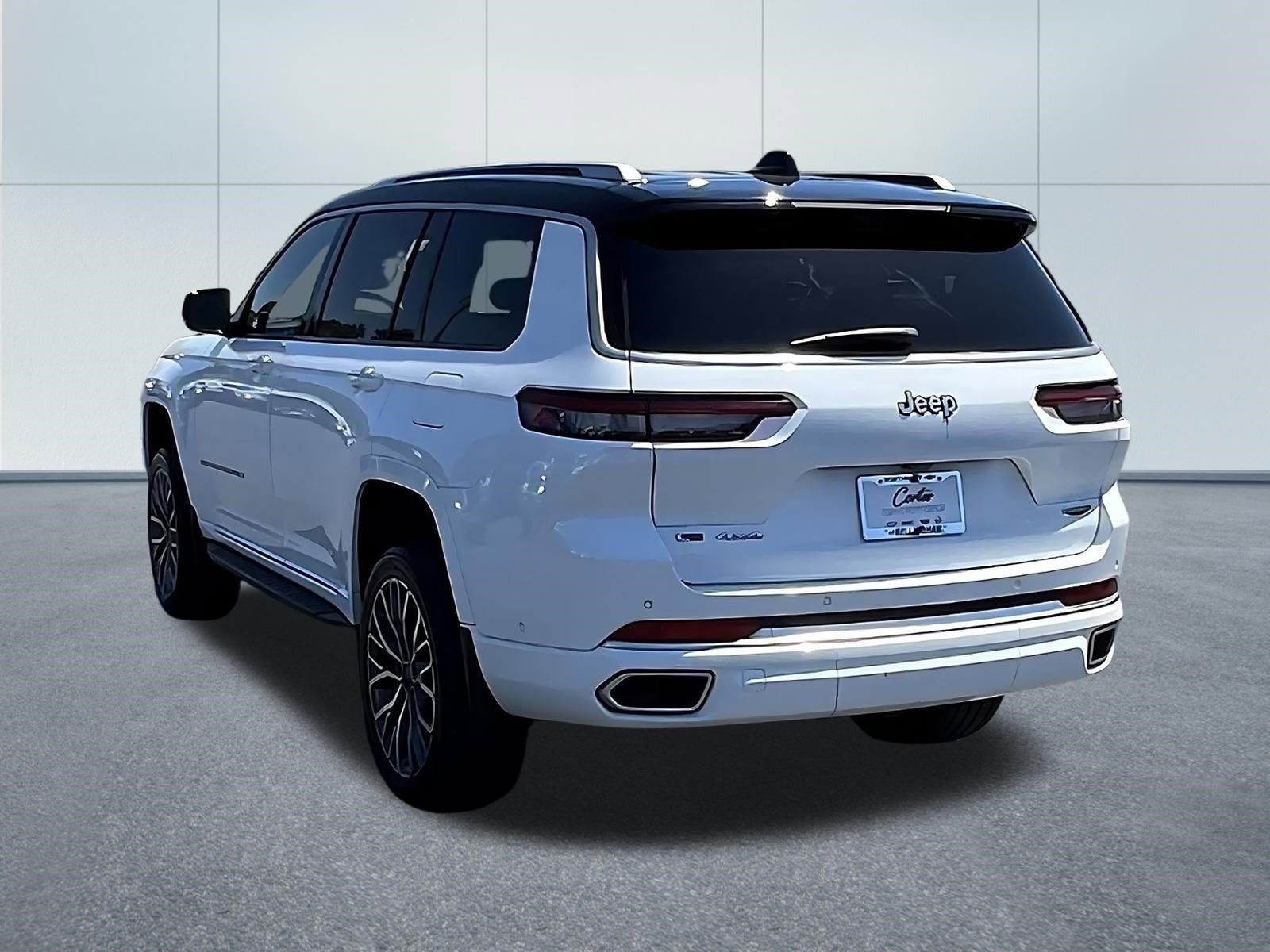 Used 2022 Jeep Grand Cherokee L Summit AWD/4WD image 4