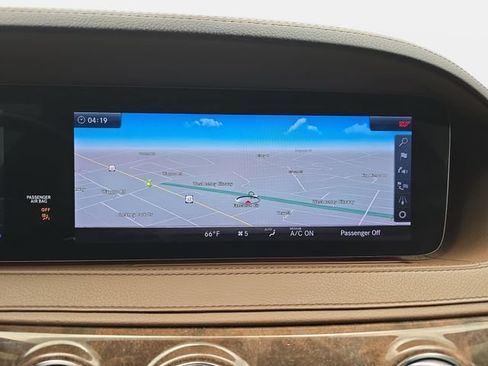 Used 2018 Mercedes-Benz S 560 Sedan image 22