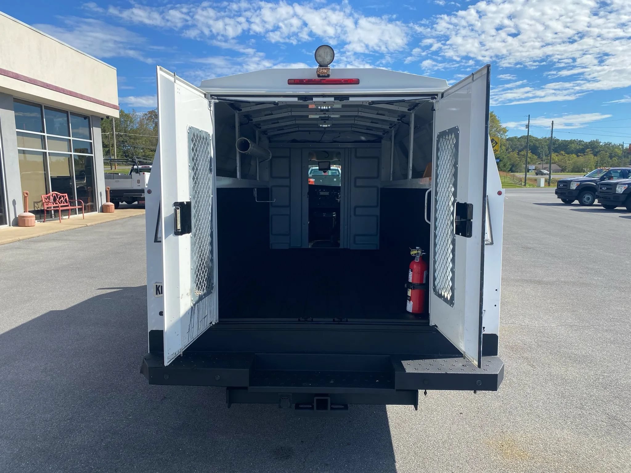 Used 2018 Chevrolet Express 3500 w/ Power Convenience Package RWD image 27