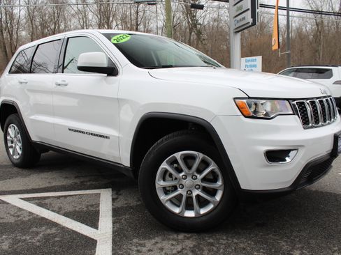 Certified 2022 Jeep Grand Cherokee Laredo E image 4