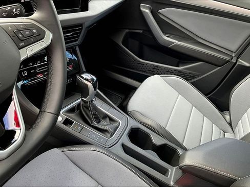 New 2026 Volkswagen Jetta SE FWD image 22
