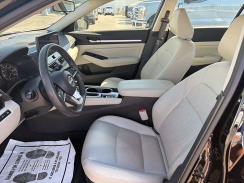 Used 2024 Nissan Altima 2.5 SL AWD/4WD image 18