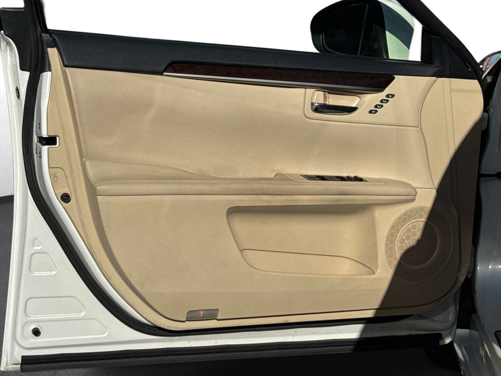 Used 2015 Lexus ES 350 w/ Luxury Package FWD image 17