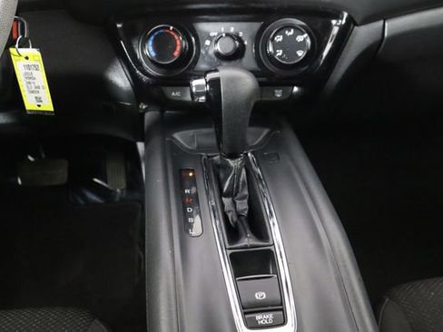 Used 2018 Honda HR-V LX image 13