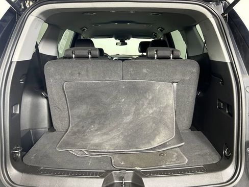 Used 2023 GMC Acadia SLE image 27