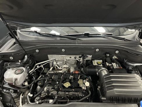 Used 2024 Volkswagen Atlas SEL Premium R-Line image 40