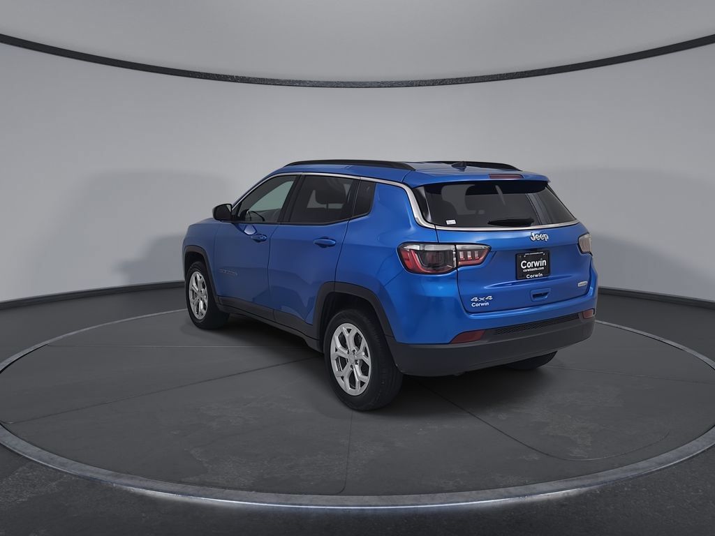 Used 2024 Jeep Compass Latitude AWD/4WD image 13